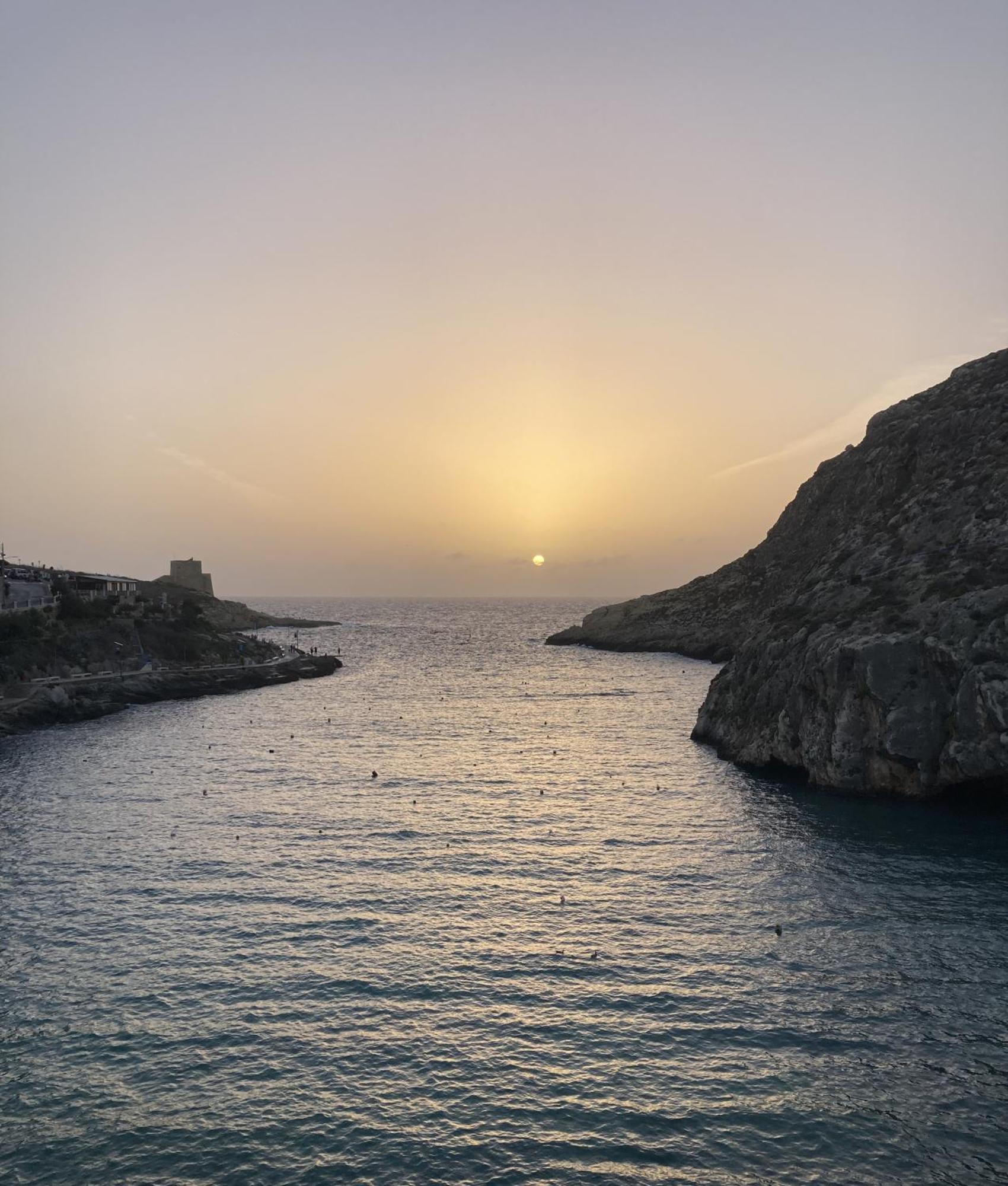 Seafront Duplex Penthouse With Terrace Overlooking Xlendi Bay Eksteriør bilde