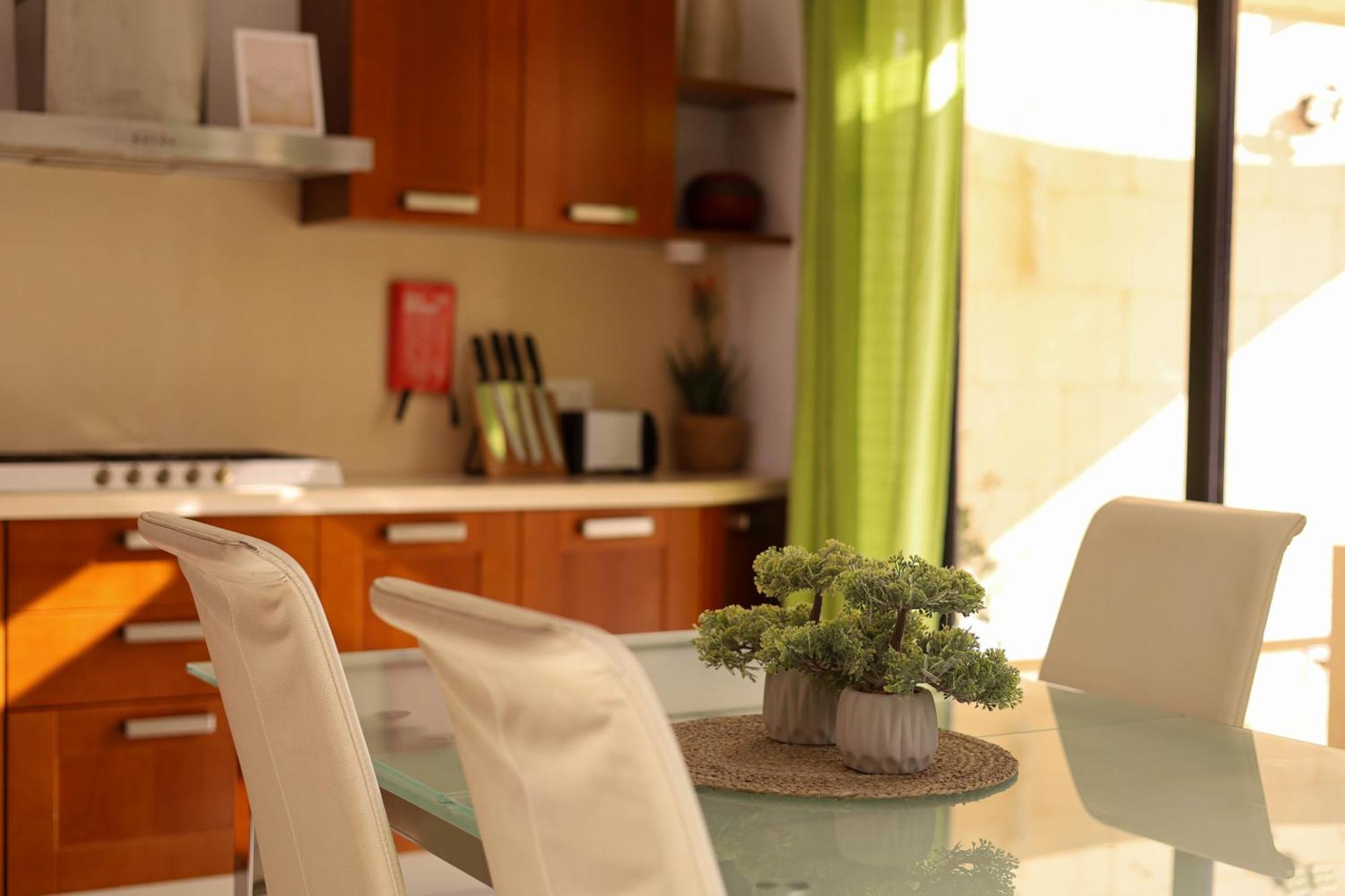 Seafront Duplex Penthouse With Terrace Overlooking Xlendi Bay Eksteriør bilde