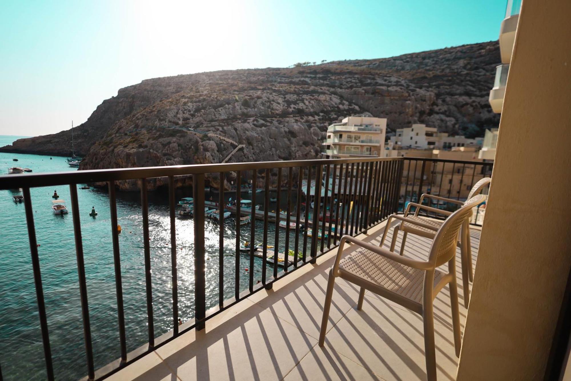 Seafront Duplex Penthouse With Terrace Overlooking Xlendi Bay Eksteriør bilde